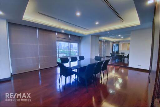 Luxurious 4-Bed Penthouse with Maid