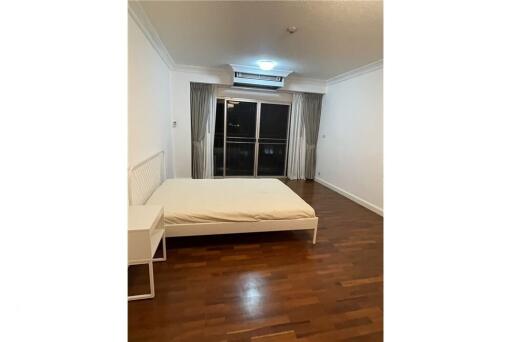 Spacious 21 Bedroom Condo for Rent near BTS Chongnonsi and MRT Lumpini