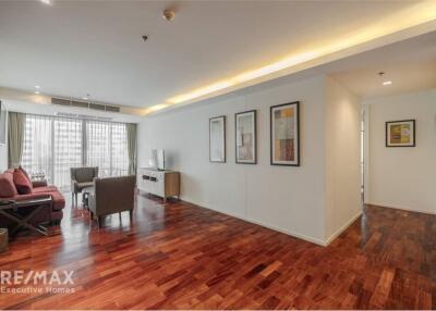Luxurious High-Floor 2 Bedroom Condo for Rent in Sukhumvit 20 - Newly Renovated