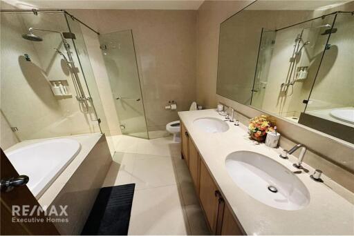 For Rent: Spacious Duplex Condo near BTS Phrom Phong (14 mins walk) - Sukhumvit 24