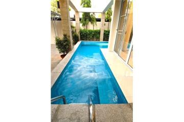 Modern Resort Style Single House with Pool for Rent in Thonglor Soi 21