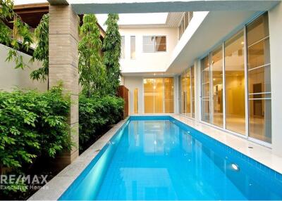 Modern Resort Style Single House with Pool for Rent in Thonglor Soi 21