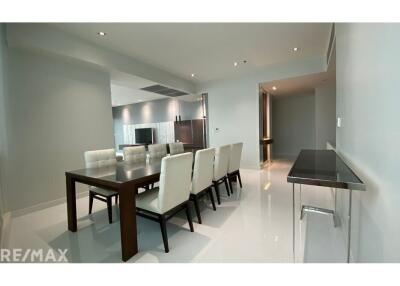 Newly Renovated 3 Bedroom Millennium Residence - Condo near BTS Asok (13 Mins Walk)