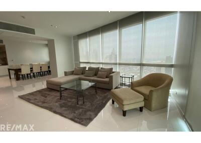 Newly Renovated 3 Bedroom Millennium Residence - Condo near BTS Asok (13 Mins Walk)