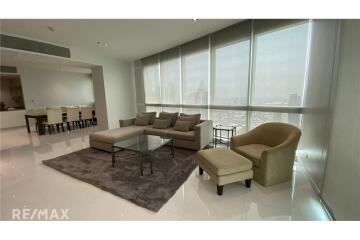 Newly Renovated 3 Bedroom Millennium Residence - Condo near BTS Asok (13 Mins Walk)