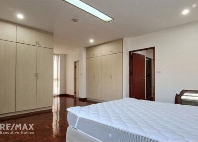 Pet Friendly 3 Bedroom Low Rise Condo for Rent in Sukhumvit