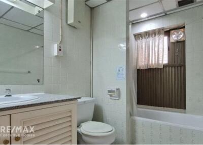 Pet Friendly 3 Bedroom Low Rise Condo for Rent in Sukhumvit