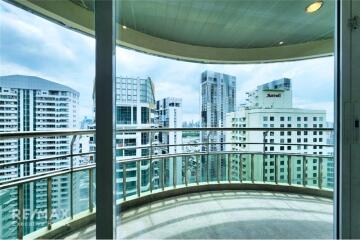 Luxurious 4 Bedroom Penthouse with Exclusive Floor, Pet-Friendly, near BTS Phrom Phong