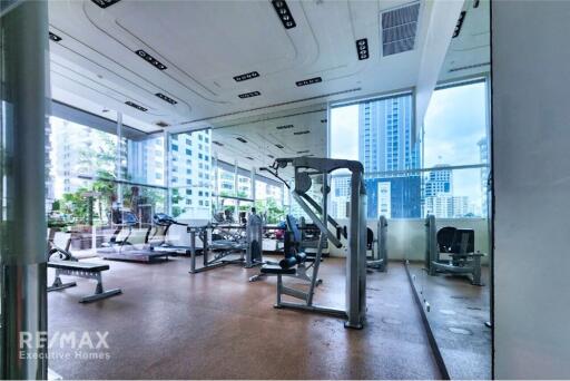 Luxurious 4 Bedroom Penthouse with Exclusive Floor, Pet-Friendly, near BTS Phrom Phong