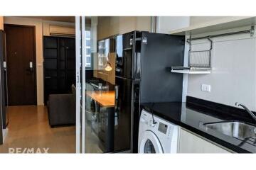 High Rise Condo for Sale with Tenant near BTS Chong Nonsi