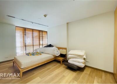 Newly Renovated 2 Bedroom Condo near MRT Si Lom - 9 Mins Walk to The Legend Saladaeng