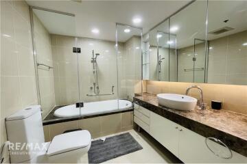 Newly Renovated 2 Bedroom Condo near MRT Si Lom - 9 Mins Walk to The Legend Saladaeng