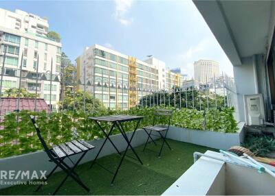 Pet-Friendly 2 BR Condo with Balcony in Sukhumvit Soi 8