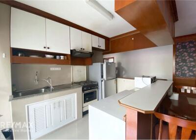 Pet-Friendly 2 BR Condo with Balcony in Sukhumvit Soi 8