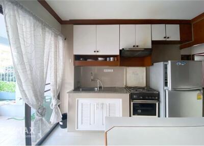 Pet-Friendly 2 BR Condo with Balcony in Sukhumvit Soi 8