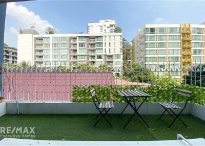 Pet-Friendly 2 BR Condo with Balcony in Sukhumvit Soi 8