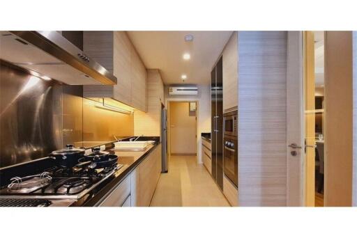 Modern 3 Bedroom Condo for Rent in Prime Promphong Area