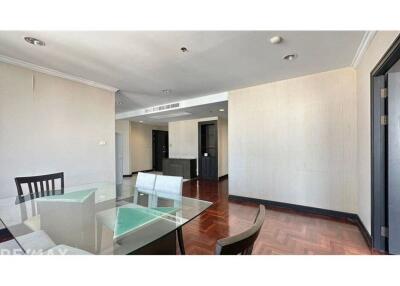 Spacious 2 Bedrooms Condo for Sale on High Floor @ Lake Green  9 Mins Walk to BTS Nana