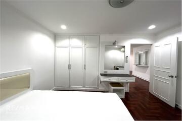 For Rent: Acadamia Grand Tower - Spacious 2 Bedrooms, Newly Renovated, 8 Mins Walk to BTS Phrom Phong