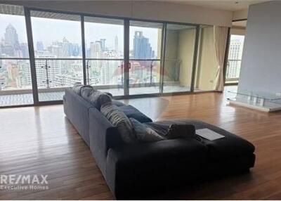 Spacious 3 Bedroom Condo with Lake View and Big Balcony near BTS Asok