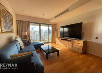 Stunning Lake View 2 Bedroom Condo 5 Mins from BTS Asok