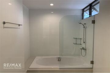 Pet Friendly - Spacious 3 Bedroom Renovated Condo for Rent at Asoke