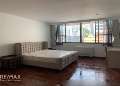 Pet Friendly - Spacious 3 Bedroom Renovated Condo for Rent at Asoke