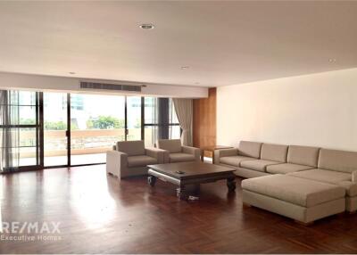 Pet Friendly - Spacious 3 Bedroom Renovated Condo for Rent at Asoke