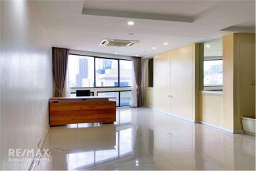 Pet-friendly Spacious 3 Bedroom Condo at President Park Sukhumvit 24 - 12th Floor - MRT Queen Sirikit 13 Mins Walk