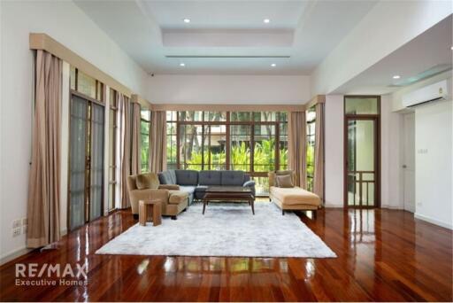 Charming 4 Bedroom Detached House with Private Swimming Pool in Sansiri Sukhumvit 67