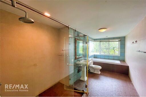 Pet Friendly 2 Bedrooms Condo with Huge Balcony in Sathorn