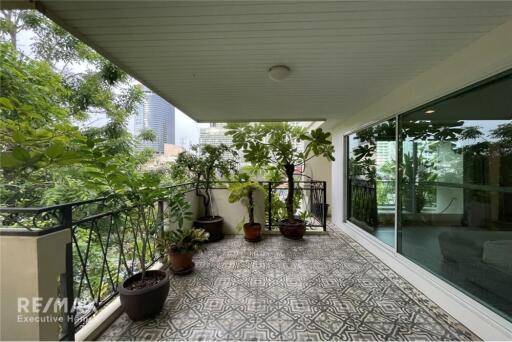 Pet Friendly 2 Bedrooms Condo with Huge Balcony in Sathorn