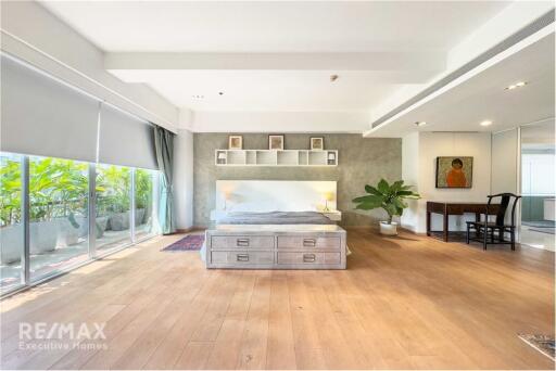 For Sale - Special 3 Bedrooms Unit - Newly Renovated - Narathorn Place - 9 Mins Walk to BTS Chong Nonsi