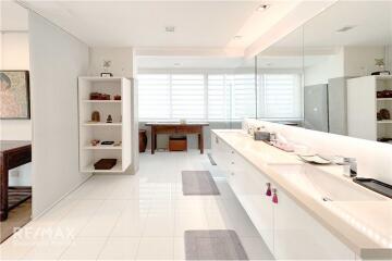 For Sale - Special 3 Bedrooms Unit - Newly Renovated - Narathorn Place - 9 Mins Walk to BTS Chong Nonsi