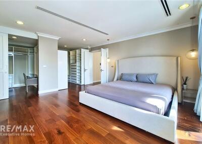 Luxurious 6-Storey Townhouse with Prime Sukhumvit Location for Rent