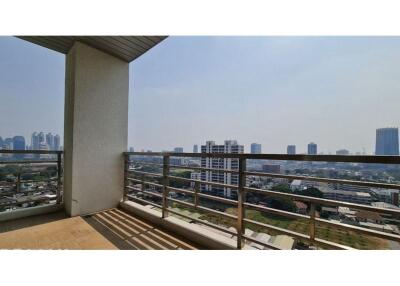 Newly Renovated 3 Bedroom Condo for Rent Next to Lumphini Park in Ploenchit