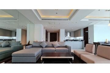 Newly Renovated 3 Bedroom Condo for Rent Next to Lumphini Park in Ploenchit