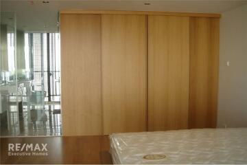 Luxurious 3 Bed Condo with Stunning City Views - High Floor - 10 Mins Walk to BTS Chong Nonsi