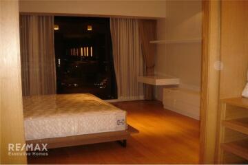 Luxurious 3 Bed Condo with Stunning City Views - High Floor - 10 Mins Walk to BTS Chong Nonsi