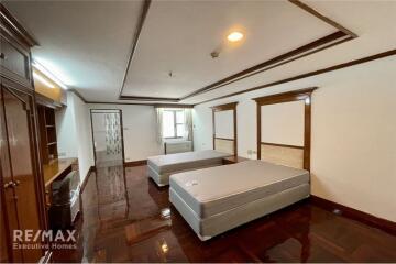 Modern 3 Bedroom Condo for Rent near BTS Prompong