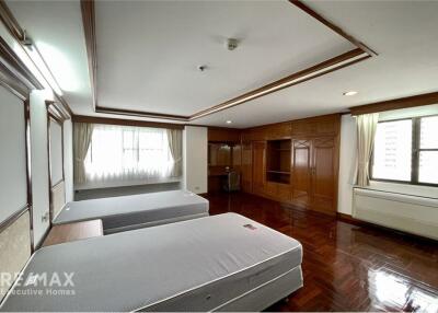 Modern 3 Bedroom Condo for Rent near BTS Prompong