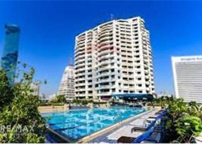 Spacious 3 Bedroom Apartment with BTS Chong Nonsi Access - Condo for Rent