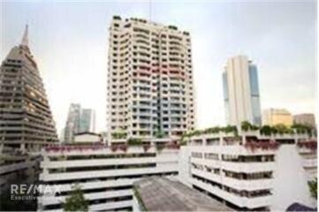 Spacious 3 Bedroom Apartment with BTS Chong Nonsi Access - Condo for Rent