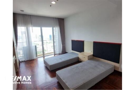 Apartment near BTS Phrompong Station