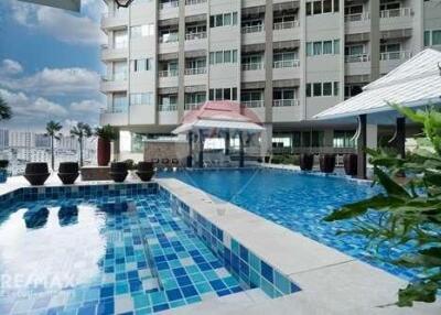 Luxurious Fourwings Residence Condo in Bangkapi - Spacious and Elegant Living