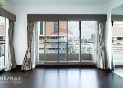 Luxurious Fourwings Residence Condo in Bangkapi - Spacious and Elegant Living