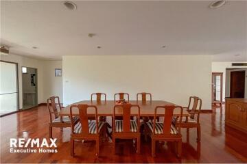 3 bed good price Sukhumvit 39 pet friendly