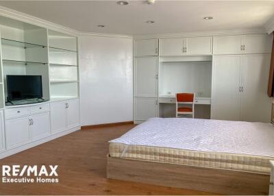 3 bed 3 baht duplex for rent BTS Ekkamai