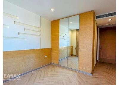 Spacious 3 Bed Condo for Rent near Saladaeng BTS in Silom Area