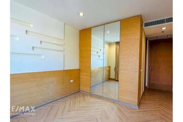 Spacious 3 Bed Condo for Rent near Saladaeng BTS in Silom Area